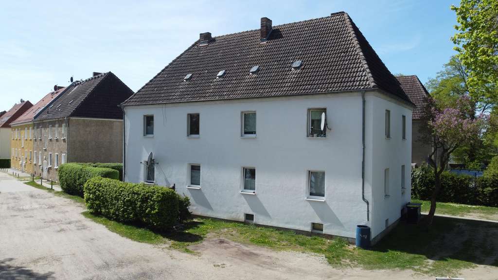 Immobilie in Werneuchen - Solide Kapitalanlage mit Potenzial: Voll vermietetes 4-Parteienhaus mit Ausbaureserve im Dach - Bild 4