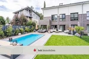 Design trifft Komfort: Stilvolle Doppelhaushälfte mit Pool – Die vollständige Adresse der Immobilie erhältst du vom Anbieter., 12209 Lichterfelde, Berlin – Vorschaubild 1