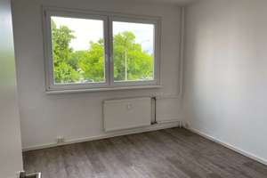 3 Zimmerwohnung mit Balkon – Carl-Zeiss-Straße 2, 6122 Nördliche Neustadt, Halle (Saale) – Vorschaubild 1