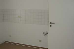 gemütlicher Altbau - mit Balkon - guter Zuschnitt, schöne Ausstattung – Weststraße 26, 99510 Apolda – Vorschaubild 5