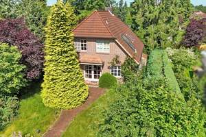 Großzügiges Einfamilienhaus in Top Lage von Henstedt-Rhen – Die vollständige Adresse der Immobilie erhältst du vom Anbieter., 24558 Henstedt-Ulzburg – Vorschaubild 3