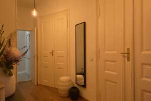 Altbau-Wohnung im Waldstraßenviertel | Stuck Parkett Flügeltüren 