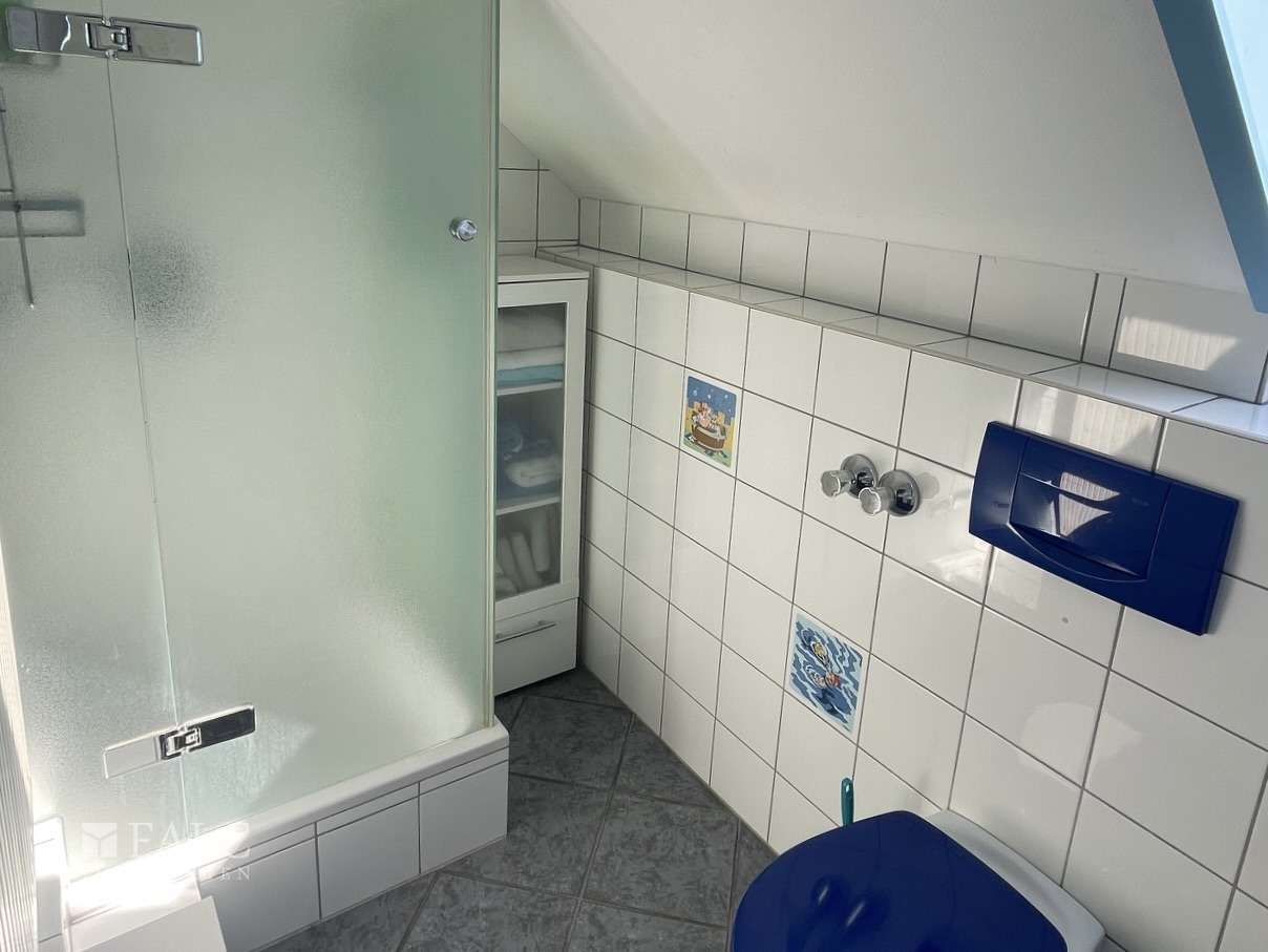 Immobilie in Mandelbachtal - Zweifamilienhaus mit Halle, Werkstatt und Garagen - Bild 12