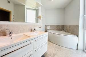 Strandnahe Eleganz: Premium‑Apartment mit Sauna, Whirlpool & Wasserblick – 23570 Travemünde, Lübeck – Vorschaubild 13