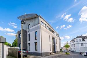 Hochwertige Maisonettewohnung mit Garten und Terrasse. 3 Zimmer. 106 m². – Die vollständige Adresse der Immobilie erhältst du vom Anbieter., 42653 Gräfrath, Solingen – Vorschaubild 2