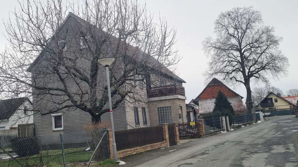 Geräumiges, günstiges 9-Raum-Einfamilienhaus in Salzgitter Lobmachtersen