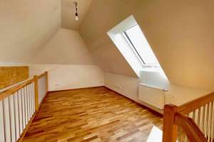 Wohntraum im Dachgeschoss: 4,5 Zimmer, Galerie und ein toller Blick auf den Olympiaturm! – Schleißheimer Str. 252, 80809 Am Luitpoldpark, München – Vorschaubild 2