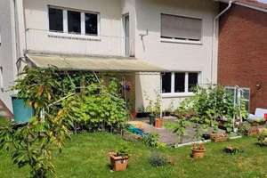 Großzügiges Einfamilienhaus mit Einliegerwohnung und traumhaftem Garten in ruhiger Lage
