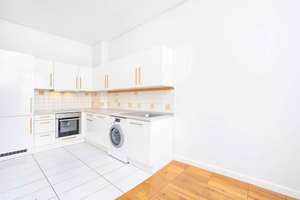Top-Lage am Zionskirchplatz: Sanierter 3-Zimmer-Altbau mit Balkon & Lift in der Kastanienallee – Die vollständige Adresse der Immobilie erhältst du vom Anbieter., 10119 Mitte (Ortsteil), Berlin – Vorschaubild 4