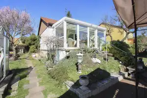 Familienfreundliches, bezugsfreies Einfamilienhaus mit großem Garten und beheiztem Wintergarten – Potsdam – Vorschaubild 1
