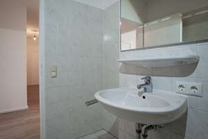 Wunderschöne zwei Zimmer Wohnung mit Balkon und TG Stellplatz – Lily-Braun-Weg 7, 80637 Oberwiesenfeld, München – Vorschaubild 13