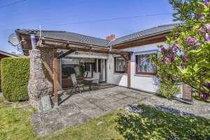Bremen-Rönnebeck: Wohnen auf einer Ebene- Gepflegter Bungalow mit Gartenidylle und Garage – 28777 Lüssum-Bockhorn, Bremen – Vorschaubild 3