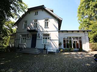 Exklusive Villa mit parkähnlichem Grundstück Haus in 23684