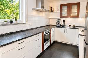 Wohnen in Thalkirchen: 4 Zimmer, 94 m², zwei Bäder & Einbauküche