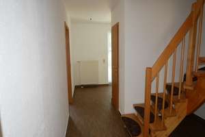 Charmantes Reihenendhaus mit Garage und Stellplatz – ideal für Familien! – Die vollständige Adresse der Immobilie erhältst du vom Anbieter., 9247 Röhrsdorf, Chemnitz – Vorschaubild 4