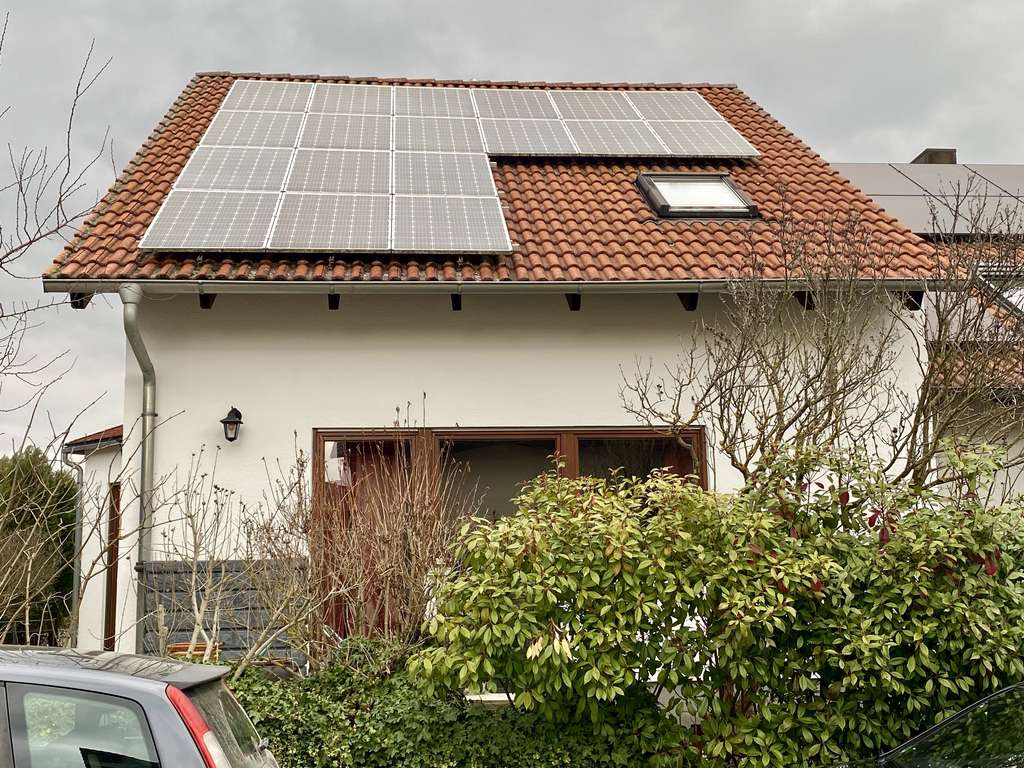 Immobilie in Hildrizhausen - 5-Zimmer Doppelhaushälfte mit Carport in Hildrizhausen - Bild 2