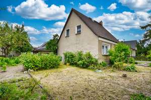 Einfamilienhaus mit Terrasse, Garage und großem Potenzial in Eberswalde-Nordend – Clara-Zetkin-Weg 21, 16225 Eberswalde – Vorschaubild 2