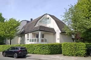 Helle 2,5-Zimmer-Maisonette-ETW mit Dachterrasse in der Südstadt.