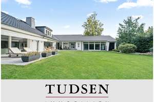 Großzügige Villa auf einem wunderschönen Grundstück.