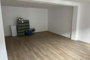 Schöne 2,5-Zimmer-Dachgeschosswohnung zur Miete in Duisburg – Fabrikstr. 8, 47119 Ruhrort, Duisburg – Vorschaubild 4
