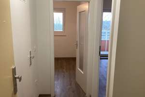 Renoviertes 1-Zimmer-Appartment mit Fahrstuhl, Balkon und einem super Ausblich! Sofort anmietbar! – Brüder-Grimm-Ring 14, 23560 Moisling, Lübeck – Vorschaubild 3