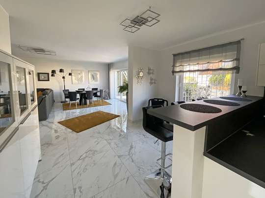 Lichtdurchflutetes Einfamilienhaus mit über 250m² Wohnnutzfläche - Bild 6