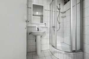 Wunderschöne 4-Zimmer-Altbauwohnung zum direkten Einzug in Frankfurt-Fechenheim – 60386 Fechenheim, Frankfurt am Main – Vorschaubild 9