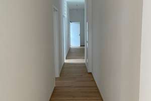 Hell und ruhig! Sanierte 4 Zimmer Altbauwohnung in Mitten der Duisburger Innenstadt. – Kuhstr. 23-25, 47051 Altstadt, Duisburg – Vorschaubild 11