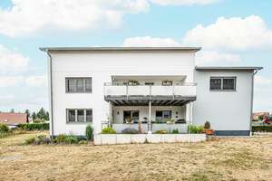 Modernes Wohnerlebnis - Großzügiges Zweifamilienhaus - Erdgeschoss vermietet – Die vollständige Adresse der Immobilie erhältst du vom Anbieter., 93426 Roding – Vorschaubild 3