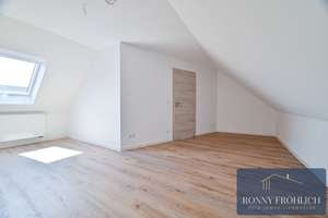 WOW! Frisch saniert: Stilvolle 3-Raum-Maisonette mit Balkon, Aufzug & Fernblick auf dem Kaßberg! NEU – Uhlichstraße 8, 9112 Kaßberg, Chemnitz – Vorschaubild 22