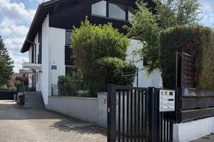 Großzügige Doppelhaushäfte in ruhiger, citynaher Lage in M-Feldmoching. Provisionsfrei