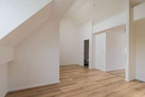 Individuelle 2,5-Zimmer DG-Wohnung auf Altbau 1910 mit Balkon in Spandau.  – Streitstraße 78, 13587 Hakenfelde, Berlin – Vorschaubild 14
