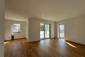 3-Zimmer-Wohnung im 1. Obergeschoss – Die vollständige Adresse der Immobilie erhältst du vom Anbieter., 83278 Traunstein – Vorschaubild 1
