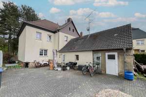 Willkommen zuhause: Gepflegte Doppelhaushälfte inkl. Schuppen in Sandersdorf-Brehna – Die vollständige Adresse der Immobilie erhältst du vom Anbieter., 6796 Brehna – Vorschaubild 1