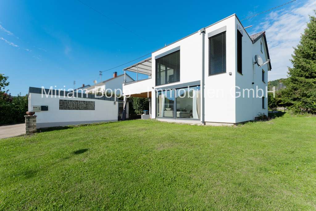 Immobilie in Donzdorf - Kernsanierte 2,5-Zimmer-Erdgeschosswohnung in Reichenbach u.R. mit Ankleide, Garage und Garten - Bild 0