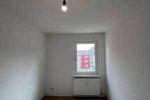 Außenstellplatz inklusive! Deine Sanierte Wohnung mit EBK für den Erstbezug bereit! – Sudetenweg 13, 38448 Vorsfelde, Wolfsburg – Vorschaubild 11