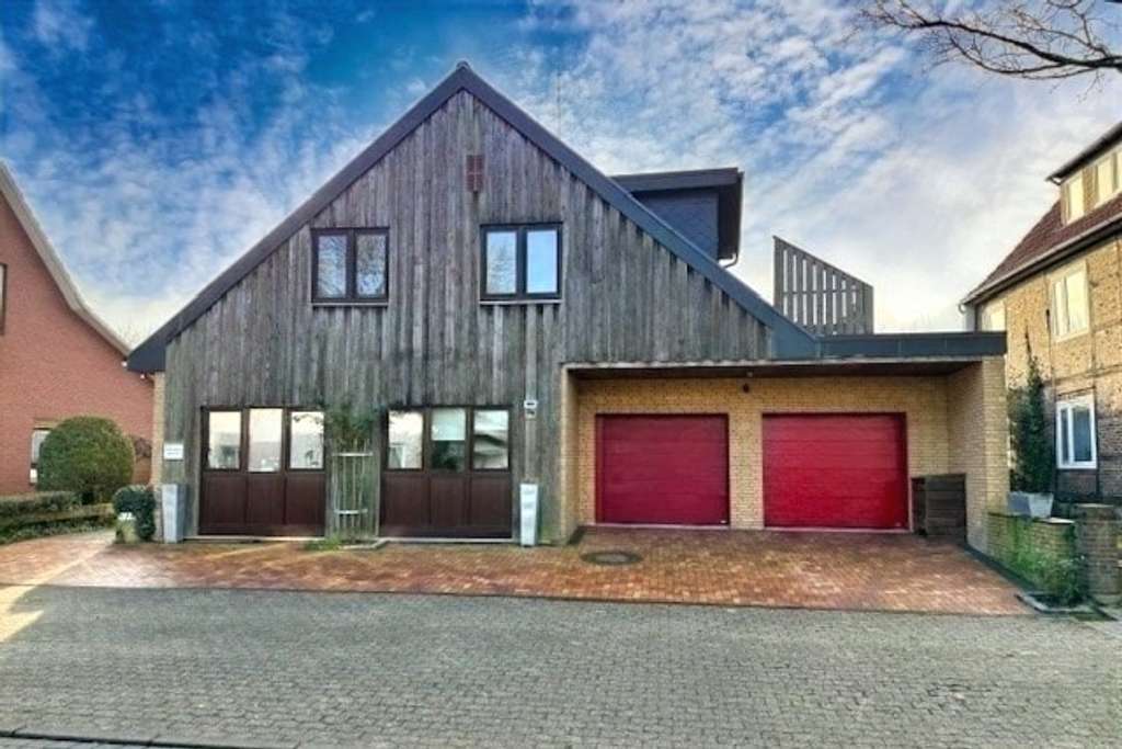 Immobilie in Bremervörde - Modernisiertes 3 Familienhaus mit 2 vermieteten Wohnungen! - Bild 1