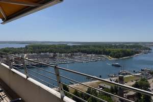 Moderne 2-Zimmer-Ecksuite mit TG-Stellplatz und herrlichem Trave- und Meerblick – Die vollständige Adresse der Immobilie erhältst du vom Anbieter., 23570 Travemünde, Lübeck – Vorschaubild 2