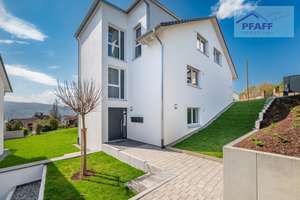 Zuhause ankommen in Gaienhofen! Traumhafte Neubauwhg. mit 3 Zimmern, herrlichem Garten und Seeblick – Die vollständige Adresse der Immobilie erhältst du vom Anbieter., 78343 Gaienhofen – Vorschaubild 2
