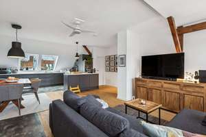 Helle 3-Zimmer Wohnung mit Dachterrasse und Kamin