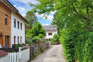 Sonnig und ruhig gelegenes Mehrgenerationenhaus mit herrlichem Grundstück in Deisenhofen/Oberhaching – Die vollständige Adresse der Immobilie erhältst du vom Anbieter., 82041 Oberhaching – Vorschaubild 3