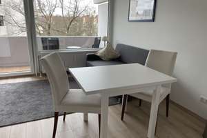 Zauberhafte Ein-Zimmer-Wohnung mit Balkon und EBK in Schwabing