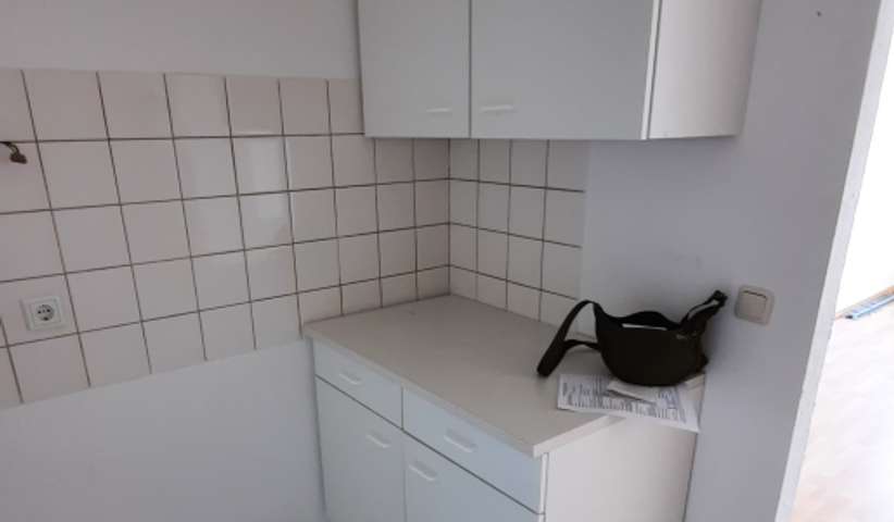 Schöne 1 Zimmer Wohnung mit Balkon - Photo 2