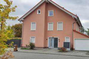 Exklusive Landhausvilla in verkehrsberuhigter Sackgasse! – Die vollständige Adresse der Immobilie erhältst du vom Anbieter., 63594 Hasselroth – Vorschaubild 1