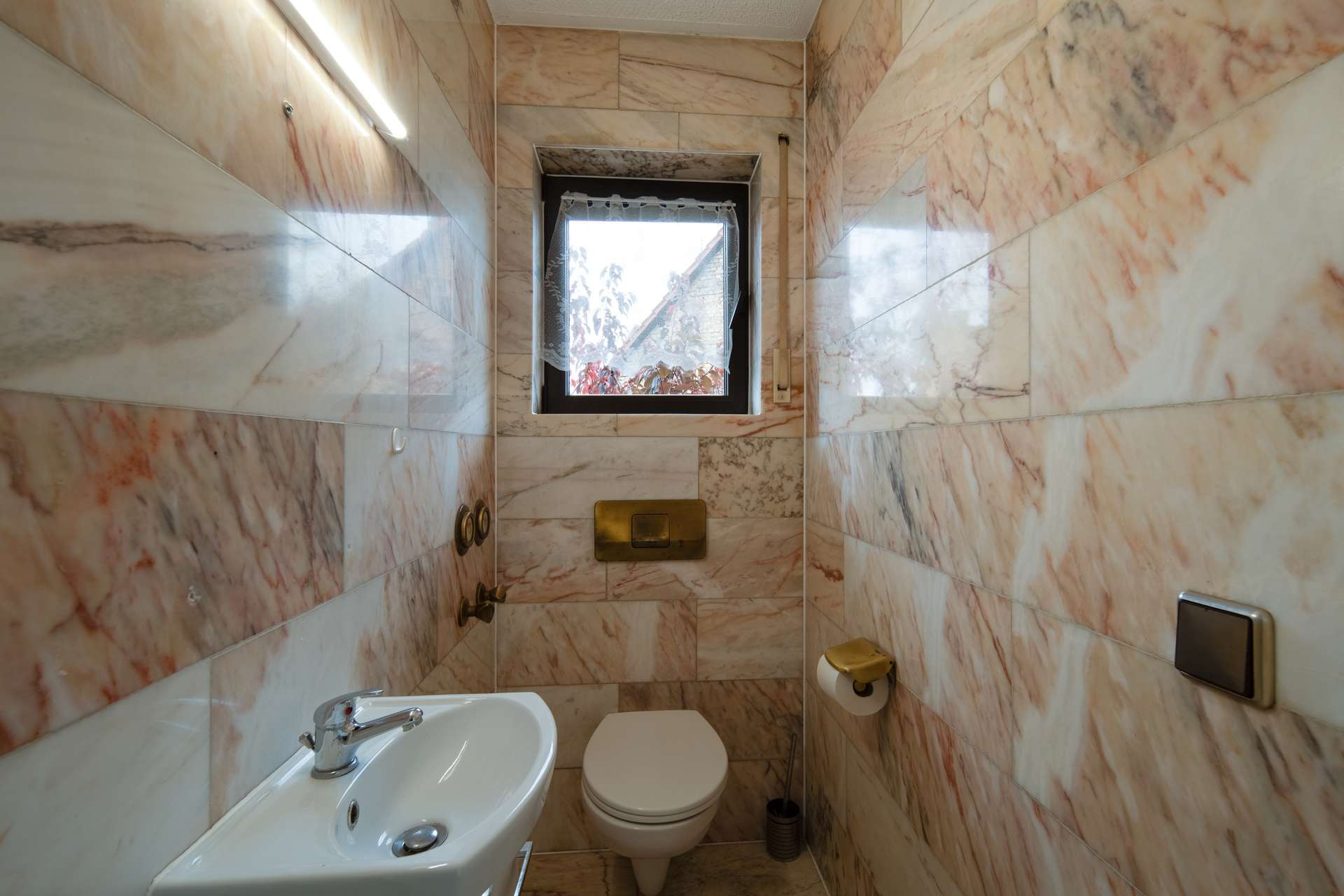 Immobilie in Saulheim - Seltene Gelegenheit!  2-3 Familienhaus mit großem Grundstück und idyllischem Garten - Bild 12