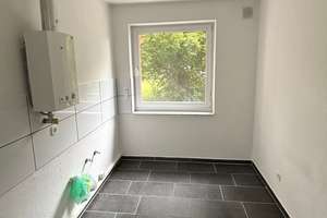Modernisierte 3-Zimmerwohnung mit Balkon – Thüringer Str. 49, 30179 Vahrenheide, Hannover – Vorschaubild 2