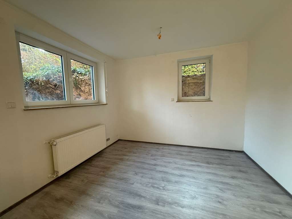 Immobilie in Maintal - **3-Zimmer-Souterrain-Wohnung in Maintal - ideale Kapitalanlage** - Bild 1