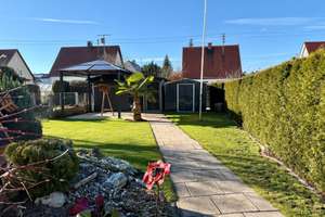Familienfreundliches Zuhause mit liebevoll angelegtem Garten – Die vollständige Adresse der Immobilie erhältst du vom Anbieter., 86438 Kissing – Vorschaubild 4