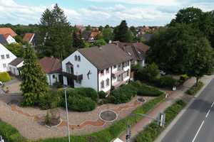 --RESERVIERT -- 1 Villa + 1Bungalow saniert in Hoya/Weser mit hellen Wohnungen  – Von-Staffhorst-Straße 1, 27318 Nienburg (Weser) (Kreis) – Vorschaubild 1