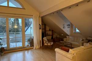 Geschmackvolle, gepflegte 2,5-Zimmer-Dachgeschosswohnung mit geh. Innenausstattung mit EBK – Wildenfelser Straße 22, 81249 Aubing-Süd, München – Vorschaubild 3